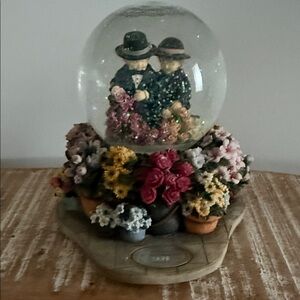 Kim Anderson At The Flower Shop Musical Snow Globe Number 1828 Limited Edition
